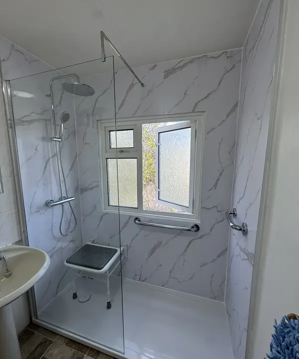 Accessible walk-in shower, Hertfordshire