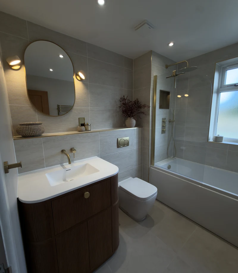 The bath end of the bathroom, large-format stone tiling, Weston